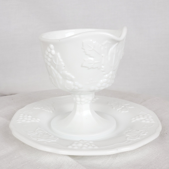 VTG Indiana Colony co Milk glass Harvest grape footed creamer / saucer - Picture 3 of 13